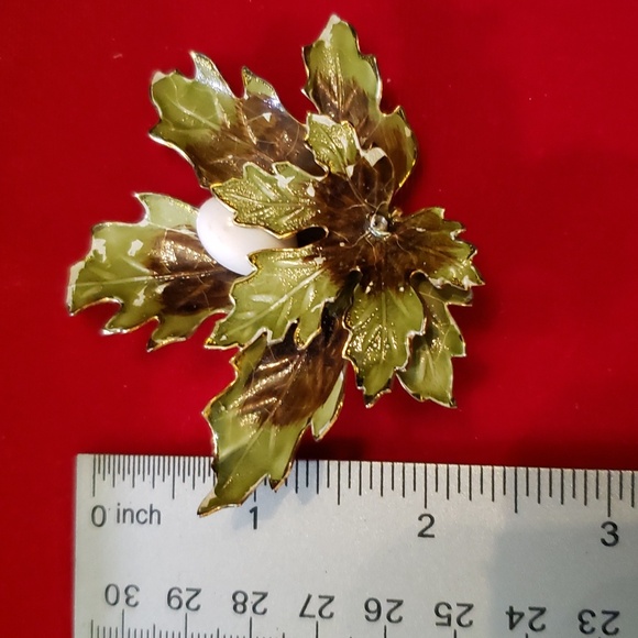 Vintage Leaf Brooch & Earrings Set Perfect for Fall or all Year long - Picture 7 of 8